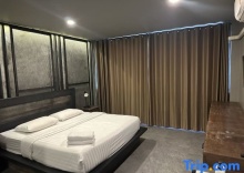 Двухместный номер Standard 2 отдельные кровати и односпальная кровать в Premier Hostel Chiang Mai