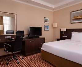 Двухместный люкс двуспальная кровать в Courtyard by Marriott Kazan Kremlin