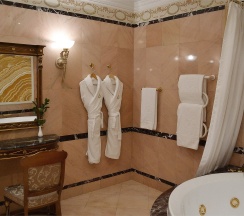Однокомнатный Люкс с видом на Строгановский дворец в Taleon Imperial Hotel