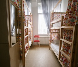 Нижнее место в 6-местном номере для Женщин №500 в Bla Bla Hostel