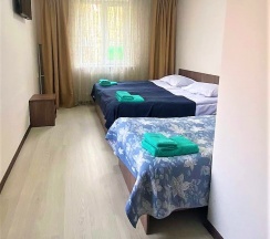 Трехместный стандартный номер (основной корпус) в Ирбис