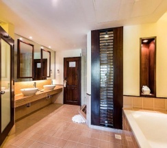 Двухместный номер Deluxe Grand двуспальная кровать в Duangjitt Resort & Spa