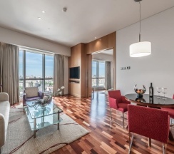 Люкс Executive, с доступом Swiss Executive Lounge - с большой двуспальной кроватью в Swissotel Красные Холмы