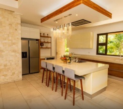 Вилла с бассейном с 4 комнатами в Valmer Resort