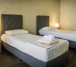 Четырёхместный люкс с 3 комнатами с видом на горы в Нарт