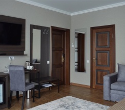Делюкс с двуспальной кроватью с видом на озеро в Villa Natali