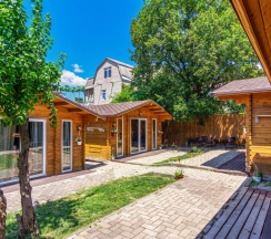 4-местное бунгало стандарт с 1 двуспальной кроватью в У Черноморья