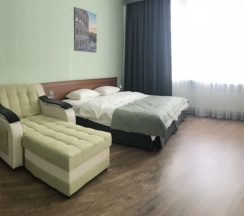 Двухместный люкс Большой с 2 комнатами (двуспальная кровать) в Колизей на Вокзальной