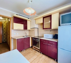 Апартаменты с балконом и с видом на город в Apartments on str. International, bld. 36