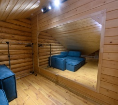 Номер в избе с 3 комнатами с балконом и с красивым видом из окна в Вкс