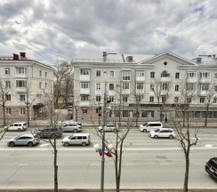 Двухместные апартаменты с 2 комнатами с балконом и с видом на город (двуспальная кровать) в Квартира Рента 65 на Ленина 219