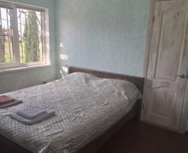 Двухместный номер Standard с балконом (двуспальная кровать) в Гостевой дом на Терешковой