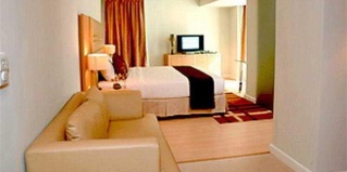 Пхра-Прадэнг: Отель The Tivoli Hotel
