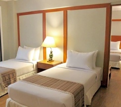 Двухместный семейный люкс 2 отдельные кровати в Bangkok Palace Hotel