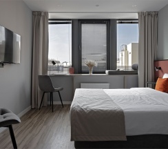 Студия с глухим остеклением с кухней в 25/7 Заневский