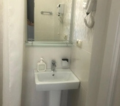 Трёхместный номер Standard с балконом в Сюзэн