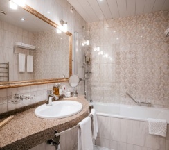 Улучшенный двухместный номер с 1 кроватью в Ring Premier Hotel