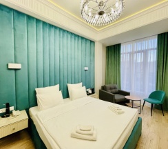 Двухместный номер Comfort с балконом и с красивым видом из окна двуспальная кровать в Parallel