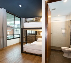 Двухместный номер Standard двухъярусная кровать в Give Me 5 Hostel