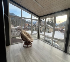 Четырехместный номер с балконом, террасой и видом на горы в Силагор