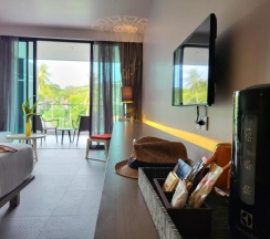 Двухместный номер Superior с видом на море двуспальная кровать в The Yama Hotel Phuket