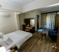 Двухместный номер Deluxe с видом на пирамиды двуспальная кровать в Pyramid Edge Hotel & Exclusive Pyramids View Rooftop