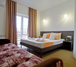 Семейный трехместный номер в Белое солнце