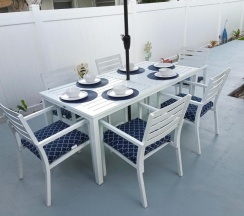 Коттедж с 2 комнатами в Private designer 8 room art getaway 2 Br-2Ba Full Kitchen Barbecue Patio 2min to beach