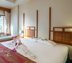 Двухместный номер Deluxe с балконом двуспальная кровать в Karon Princess Hotel