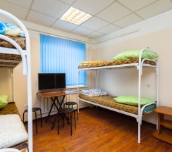 Койко-место в мужском номере на 8 человек в Клевер