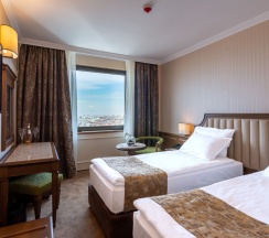 Двухместный номер Classic с видом на город 2 отдельные кровати в Astoria Grand Hotel