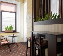 Апартаменты с просторной спальней, обеденной зоной и балконом в My Favourite Garden Hotel