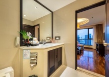 Двухместный люкс Executive c 1 комнатой в Bandara Silom Suites