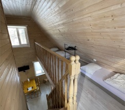 Дом с двумя спальнями и мансардой в Dream house