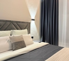 Современный пентхаус с панорамными окнами и террасой мечты, видом на море! в Как Дома 05