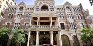 Остин: Отель The Driskill in The Unbound Collection by Hyatt