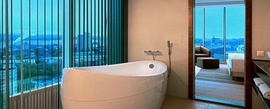 Улучшенный угловой номер в Воронеж Marriott