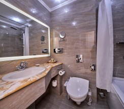 Улучшенный номер c 1 кроватью или 2 раздельными в Author Boutique Hotel