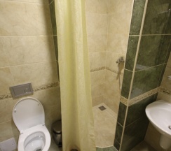 Двухместный номер Standard с балконом и с красивым видом из окна (двуспальная кровать) в Каскад