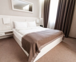 Номер "Стандарт" с мансардным окном, в корпусе без лифта в Премьер