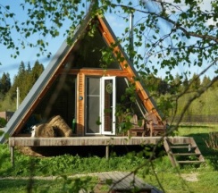 Дом (синий) с панорамным видом на лес в Casa Ruza