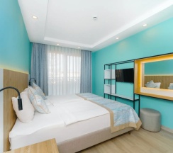 Двухместный номер Superior с видом на окрестности двуспальная кровать в Villa Sunflower Hotel