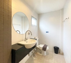 Двухместный номер Premium с балконом двуспальная кровать в Hub53 Coworking & Coliving Space
