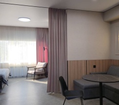 Джуниор сюит (Junior Suite) с двуспальной кроватью (2 этаж) в Бира