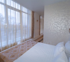 КОМФОРТ с холлом 3-местный. Новый номерной фонд в MaxxRoyal