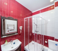 102 - Business Suit с натуральным камином, бесплатная стоянка в House on Potapova