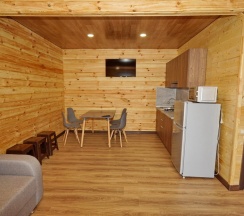 Коттедж с балконом и с красивым видом из окна в Диамант