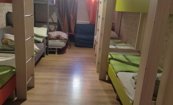 место в восьмиместном женском номере в Dom