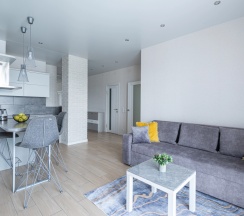 Номер Superior в Квартира на сутки Минск Маяк Метро 3 минуты Бесконтактное заселение Wi-Fi Кухня объединена с жилой зоной Отдельная спальня