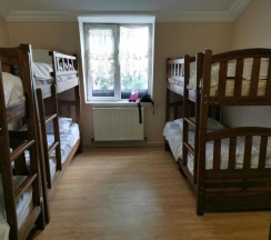 Кровать в общем номере в Rose House